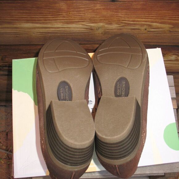 Earth Origins Brown Suede Booties - Picture 8 of 9